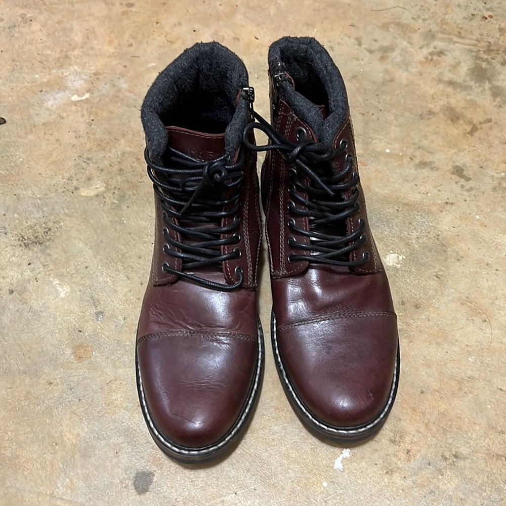 Crevo Camden Men’s Leather Boot — Size 10 — Worn twice
